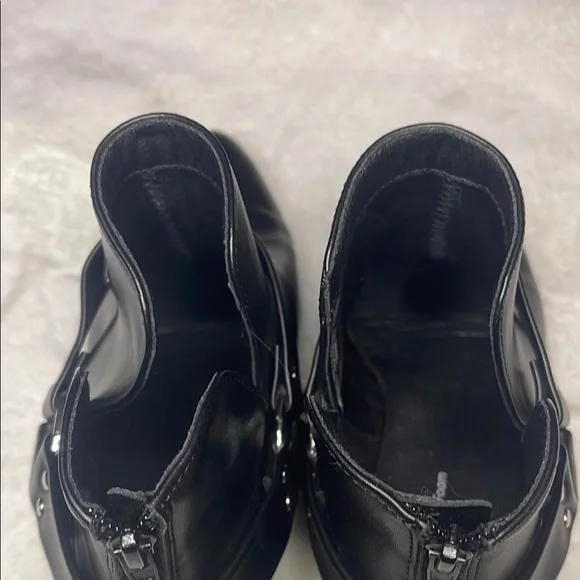 Black Ankle Buckle Boots- Memory Foam- size 10- back zip opening - Picture 5 of 9